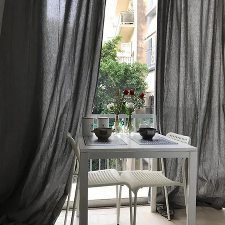 Pantheon Apartment *